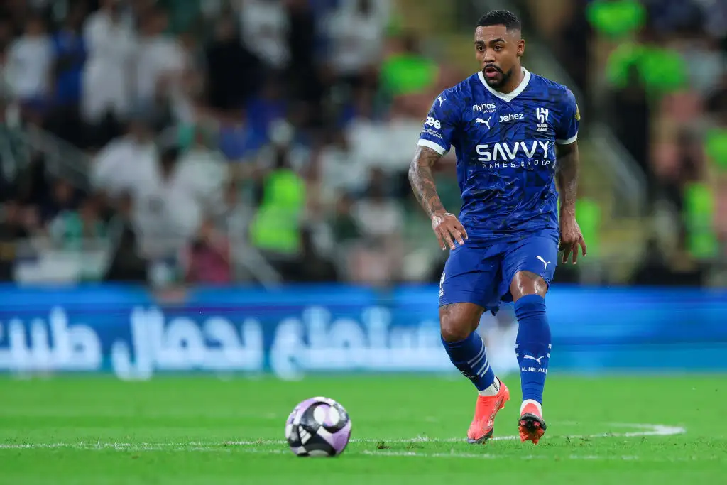 الهلال يحاول تسريع عودة مالكوم  باستخدام «الداعم الطبي»