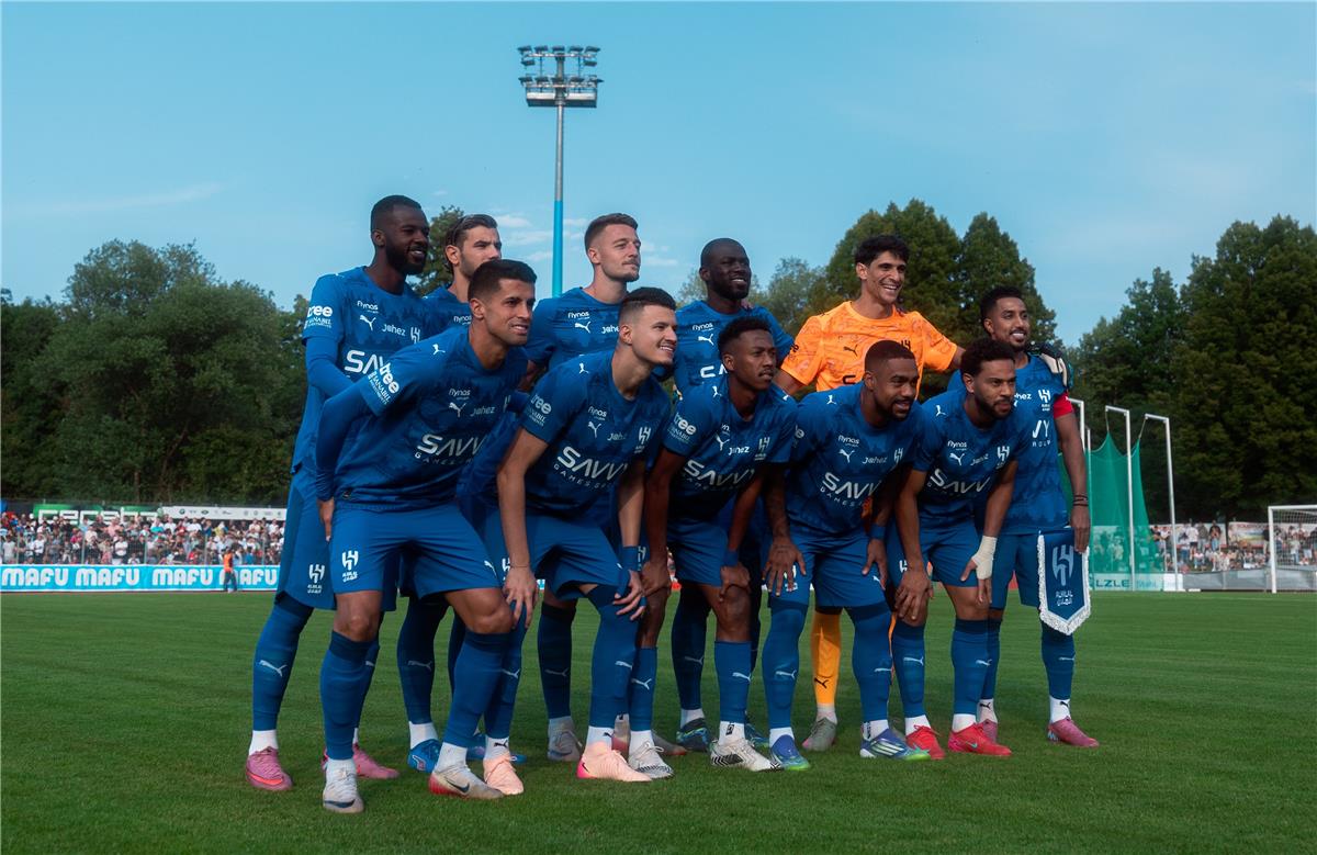 مانشستر يونايتد يضع نجم الهلال على راداره