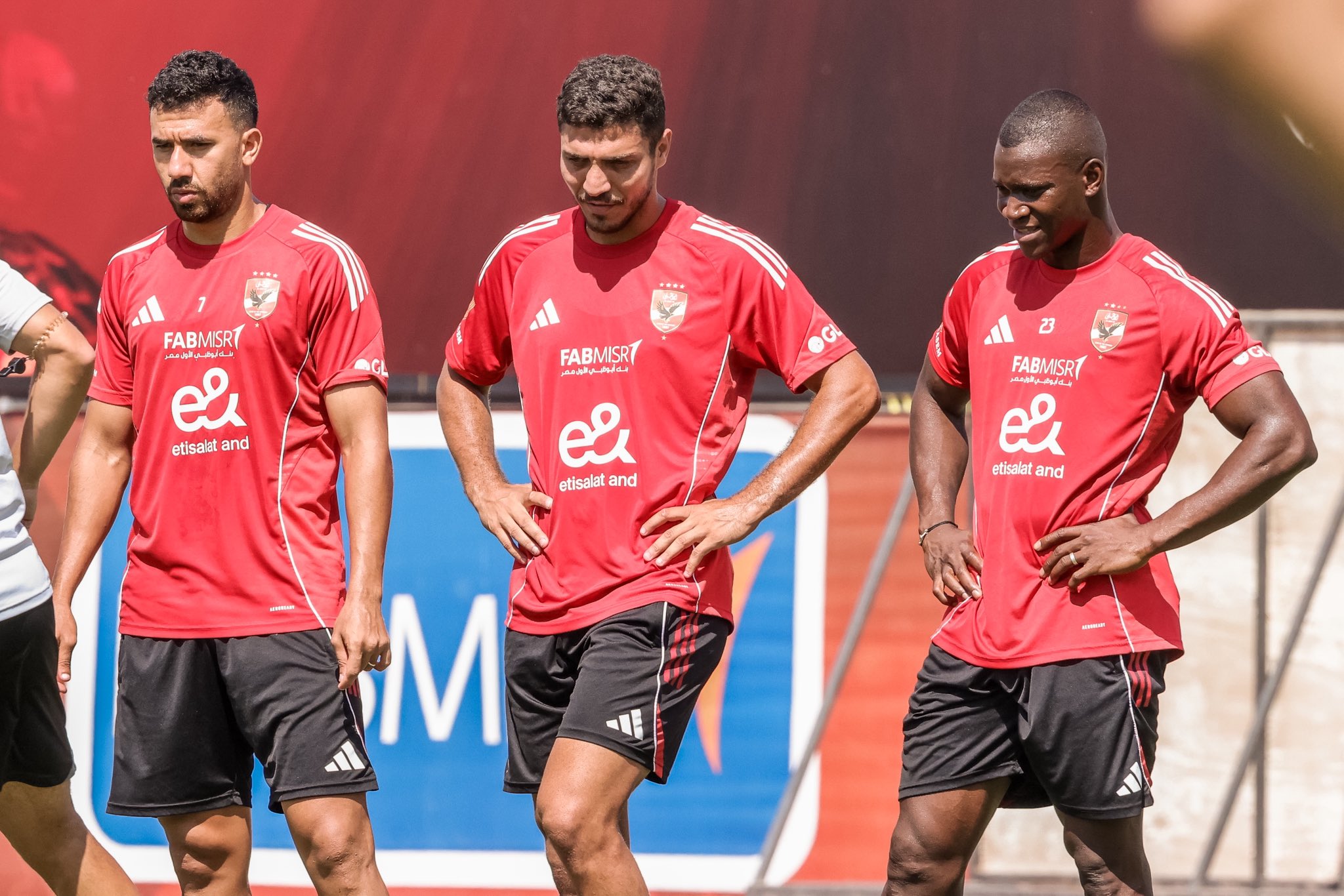 الأهلي المصري يفاوض مدرب الهلال السابق