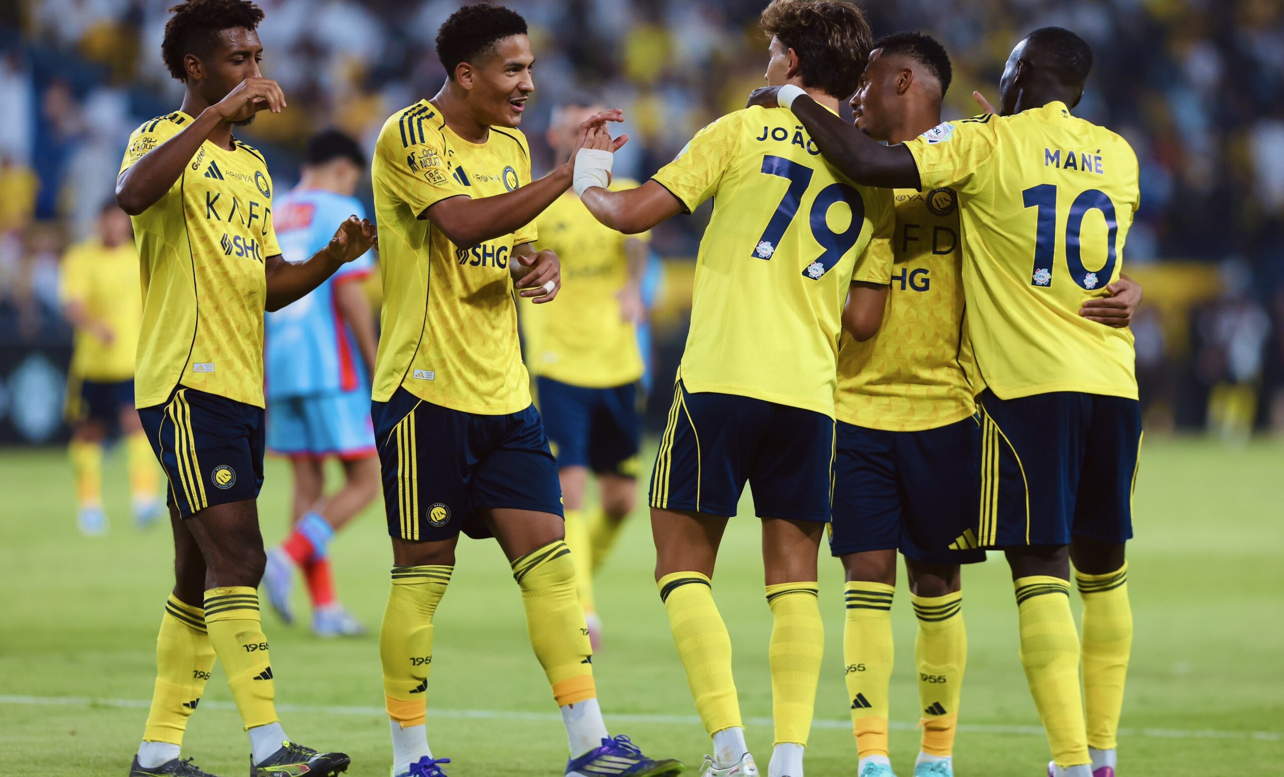 هل استحق نجم النصر الحصول على «الكارت الأحمر» أمام الرياض؟